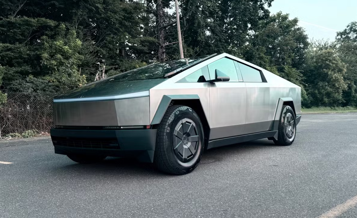 Tesla Cybertruck 2025
